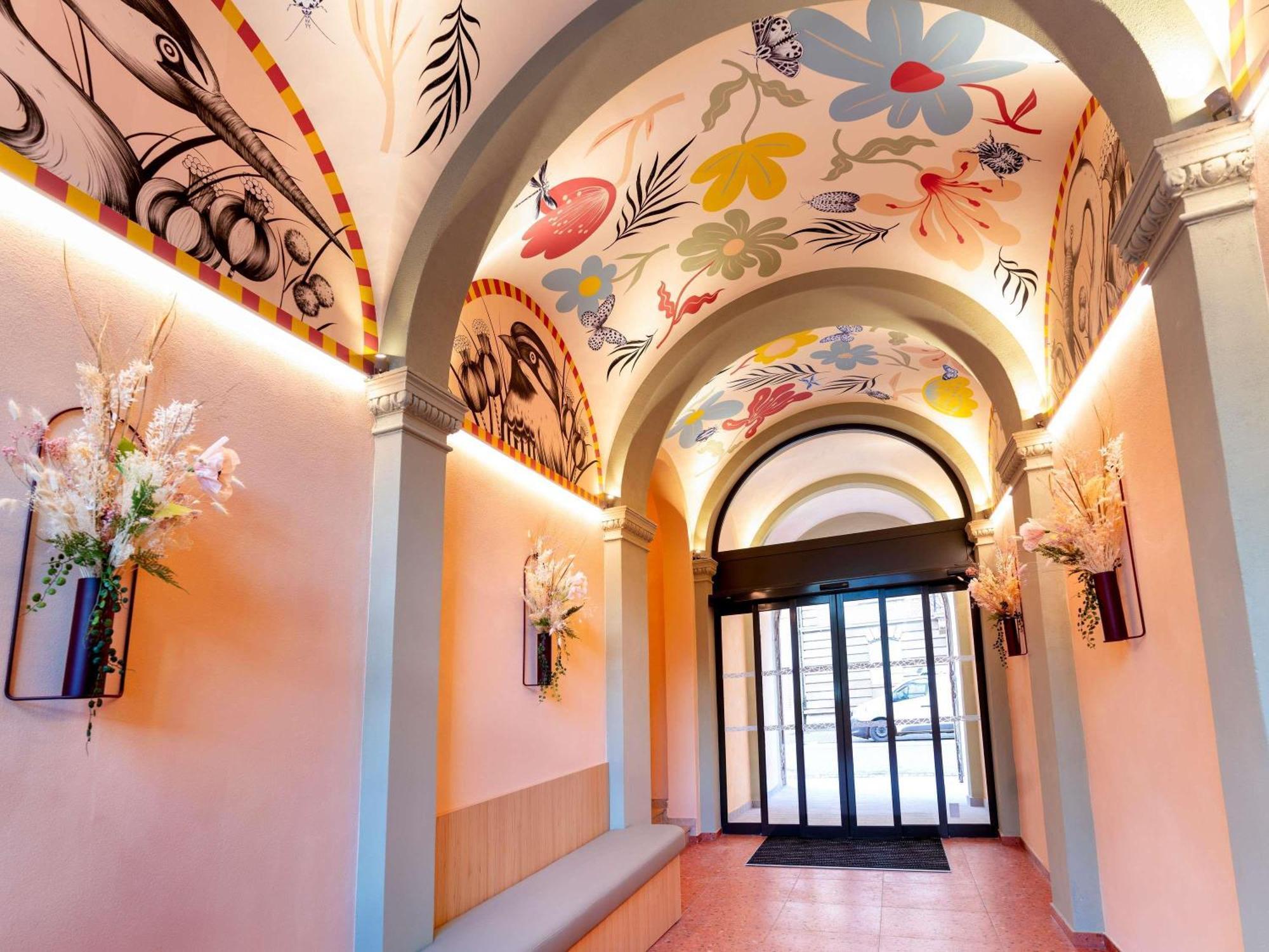 Ibis Styles Centre Republique Hotel 3*